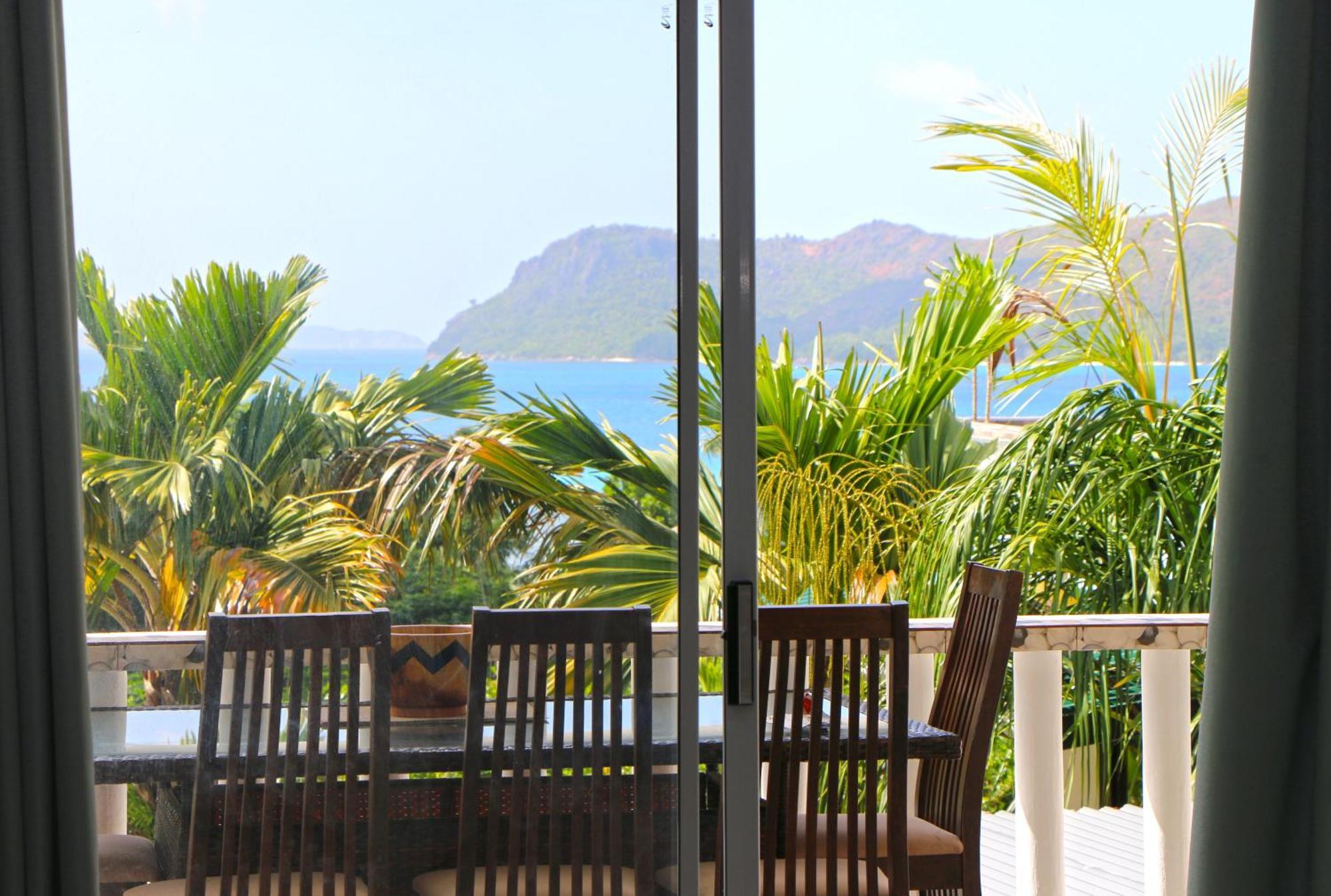 Appartamento Ocean Blue Bay Anse Volbert Village Esterno foto