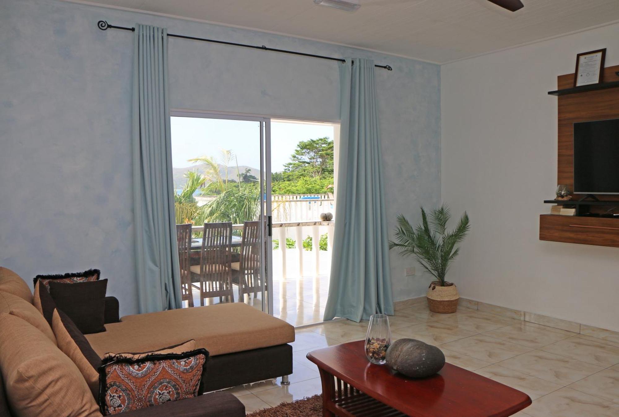 Appartamento Ocean Blue Bay Anse Volbert Village Esterno foto
